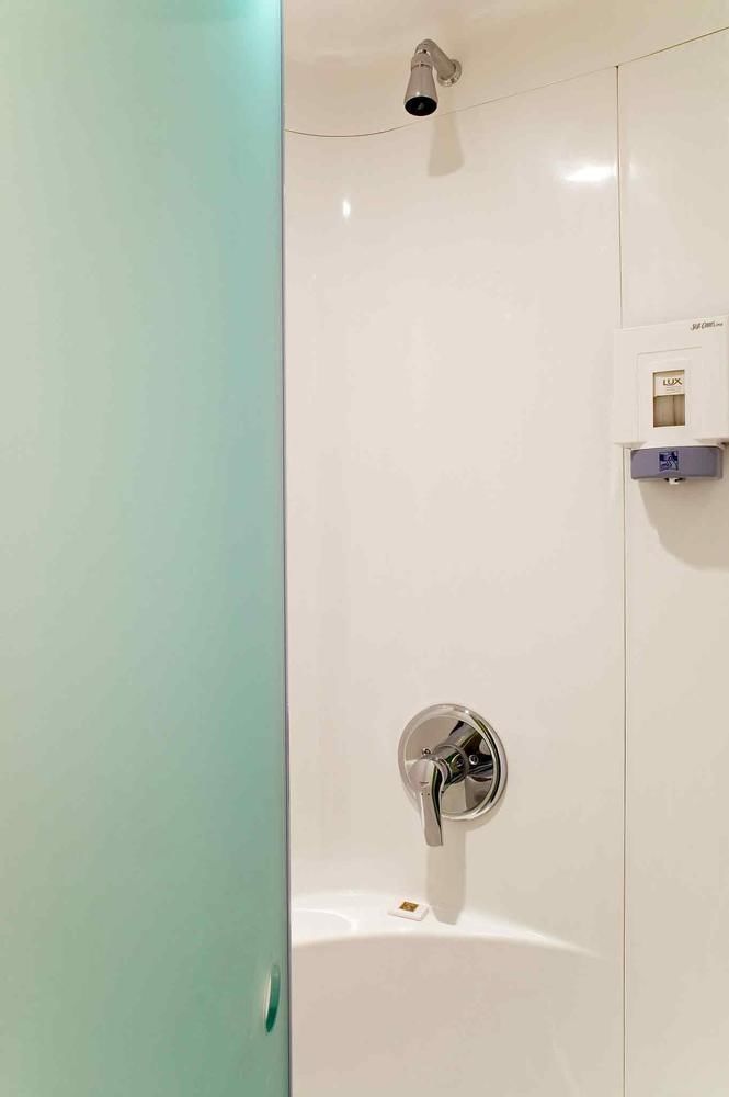 Ibis Centre Irving Street Hotel 2*