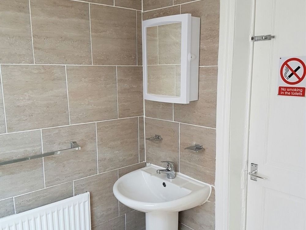 Vicarage 3*