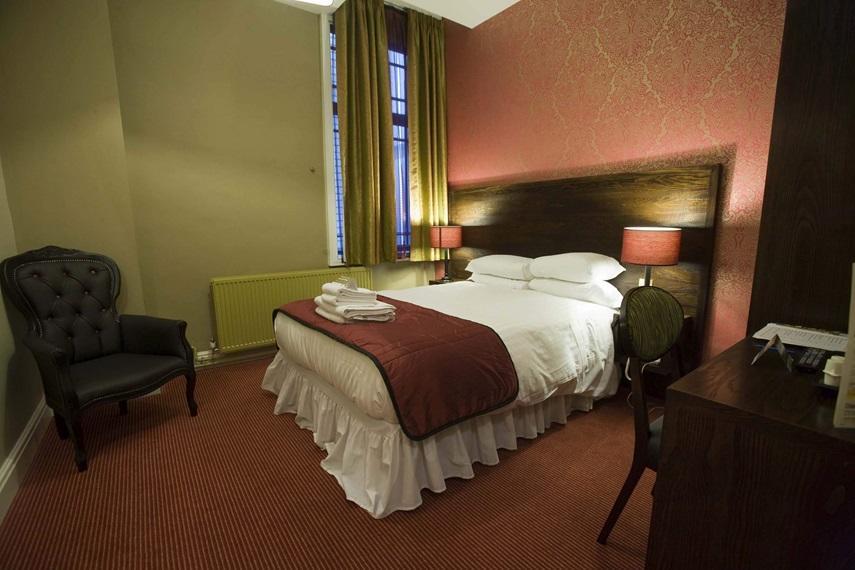 The Briar Rose Wetherspoon 3* Birmingham