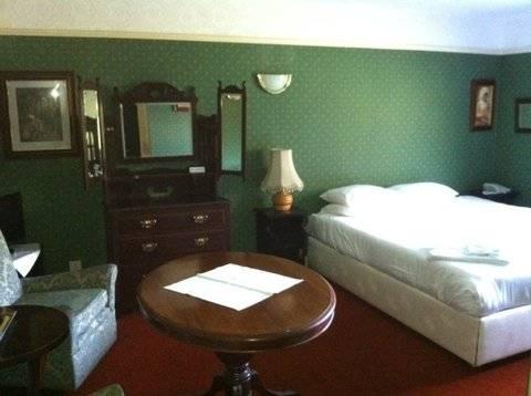 Sparkle Hotel