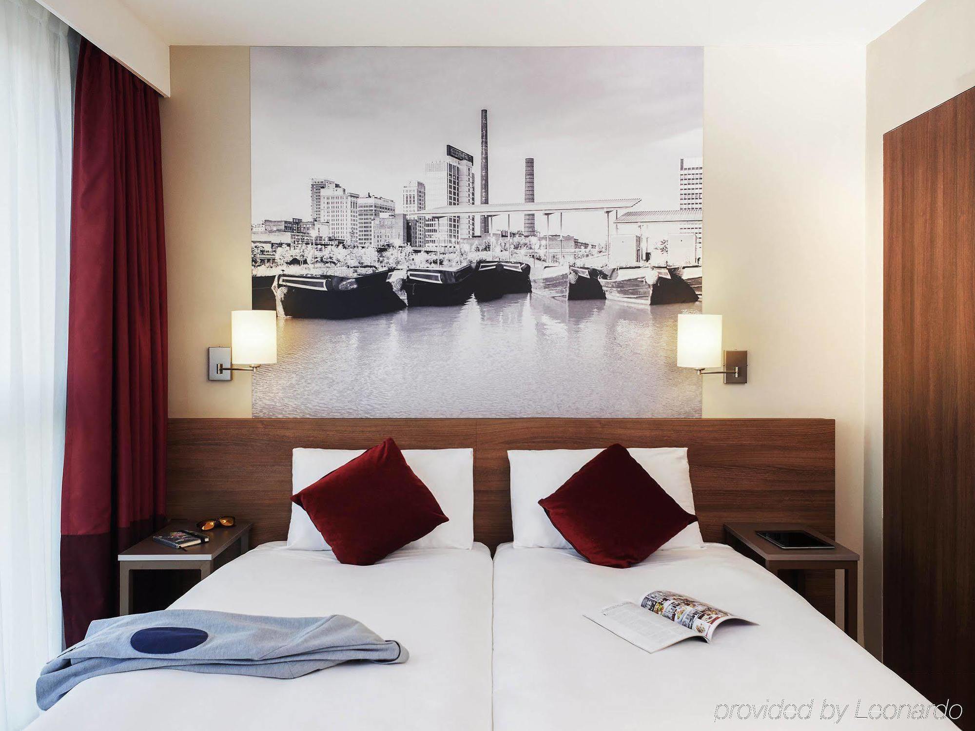 Adagio Centre 4*