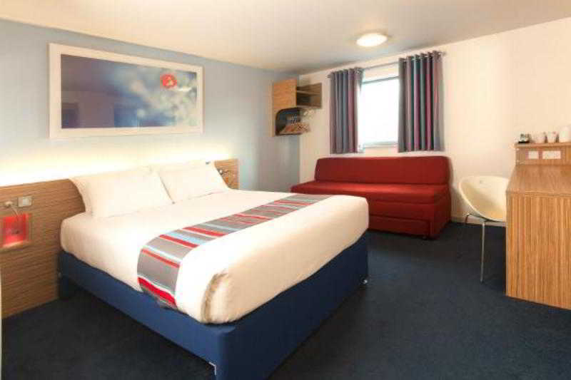 Travelodge Airport Hotel