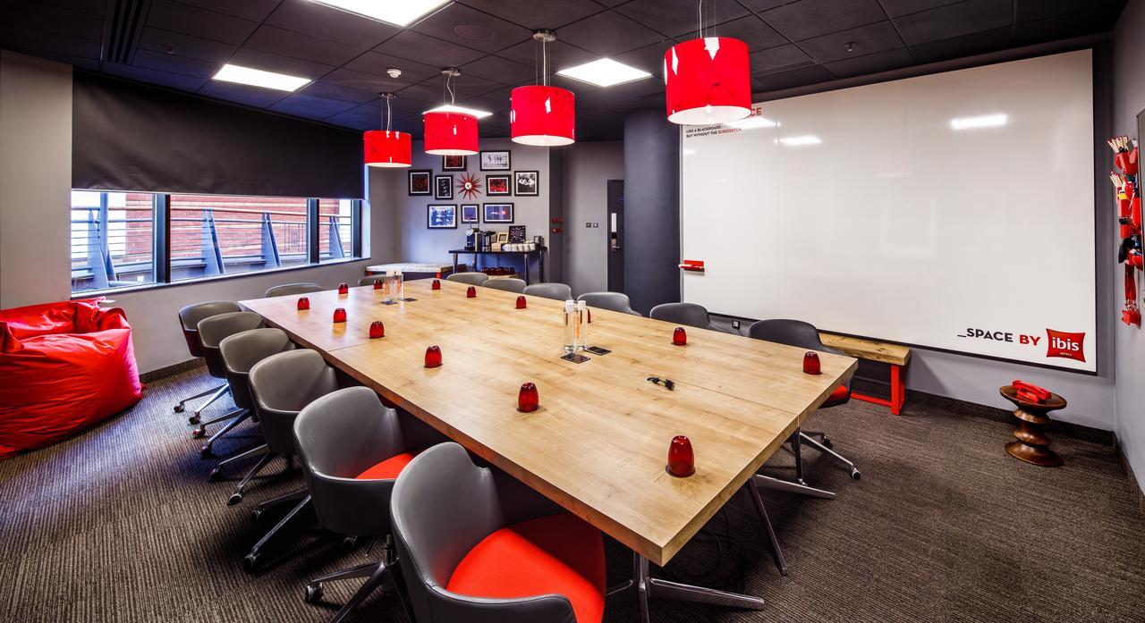 Ibis Centre New Street Station Hotel 3*