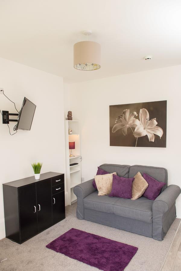 Moseley Mews Village - Purple Apartment