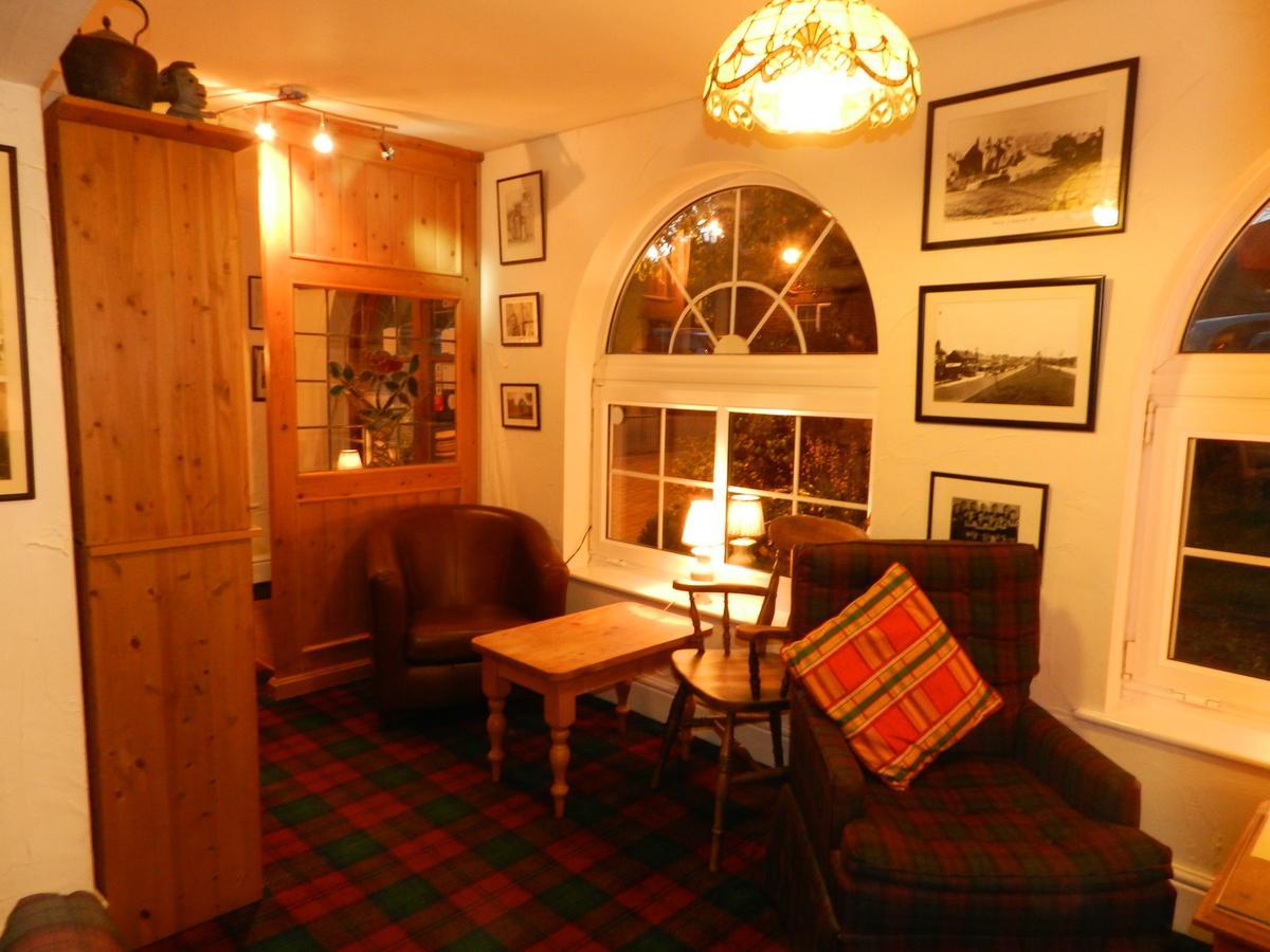 Studio Restaurant &