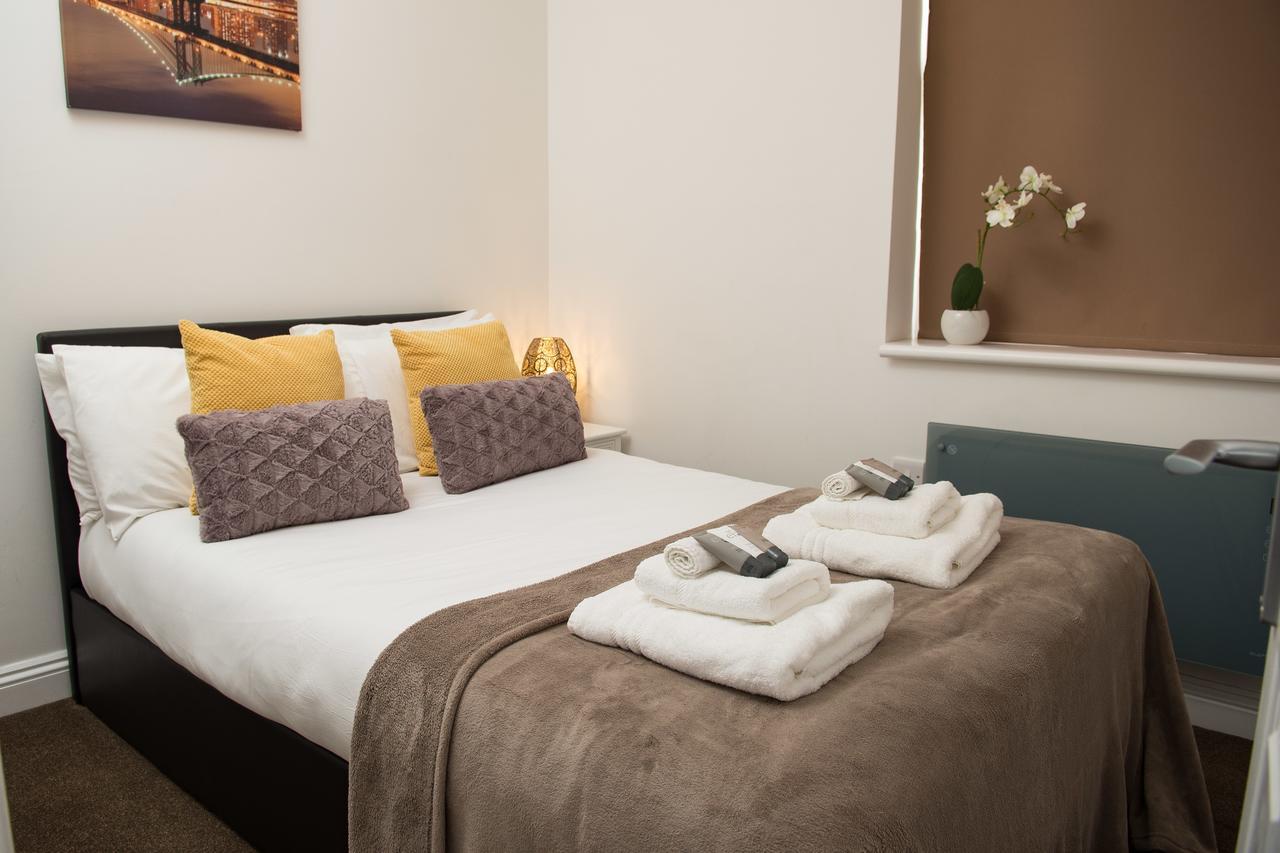Moseley Mews Village Suites- Yellow *