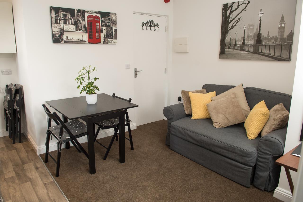 Moseley Mews Village Suites- Yellow Birmingham