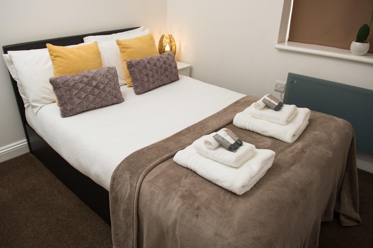 Apartment Moseley Mews Village Suites- Yellow