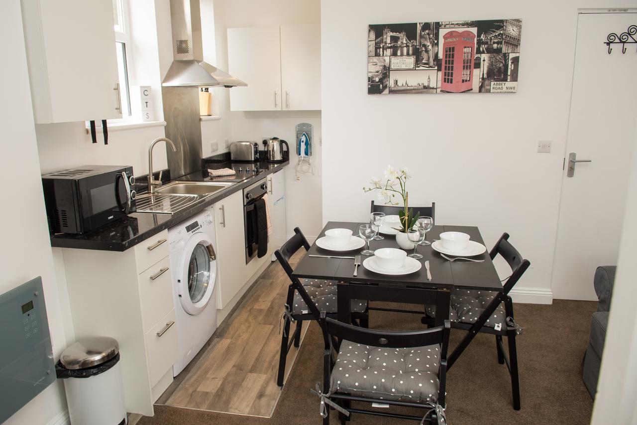 Moseley Mews Village Suites- Yellow *