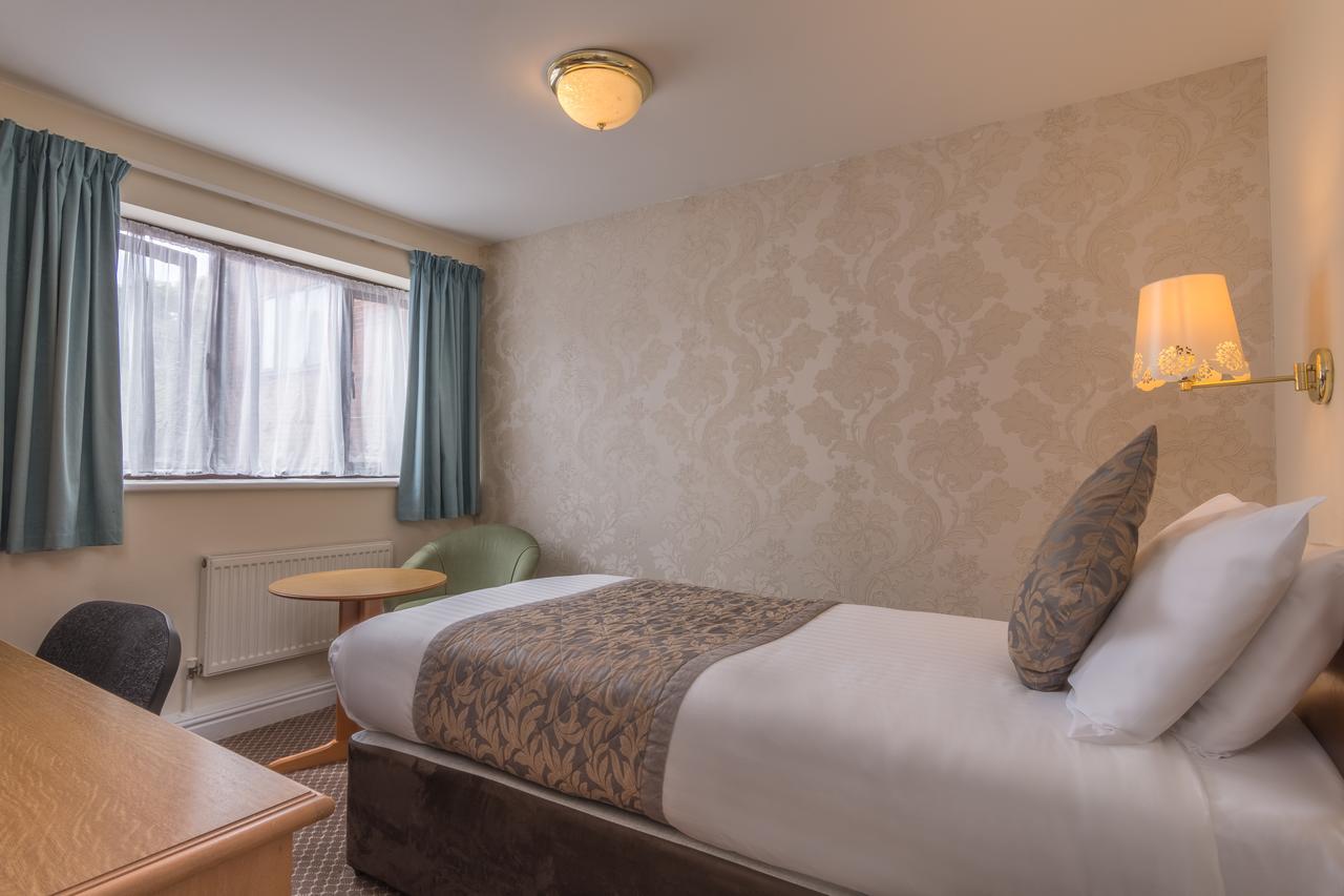 Bridge House Hotel 3*