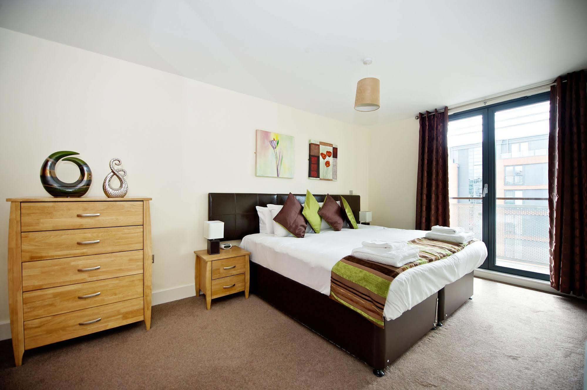 Apartment Staycity Serviced - Arcadian Centre *