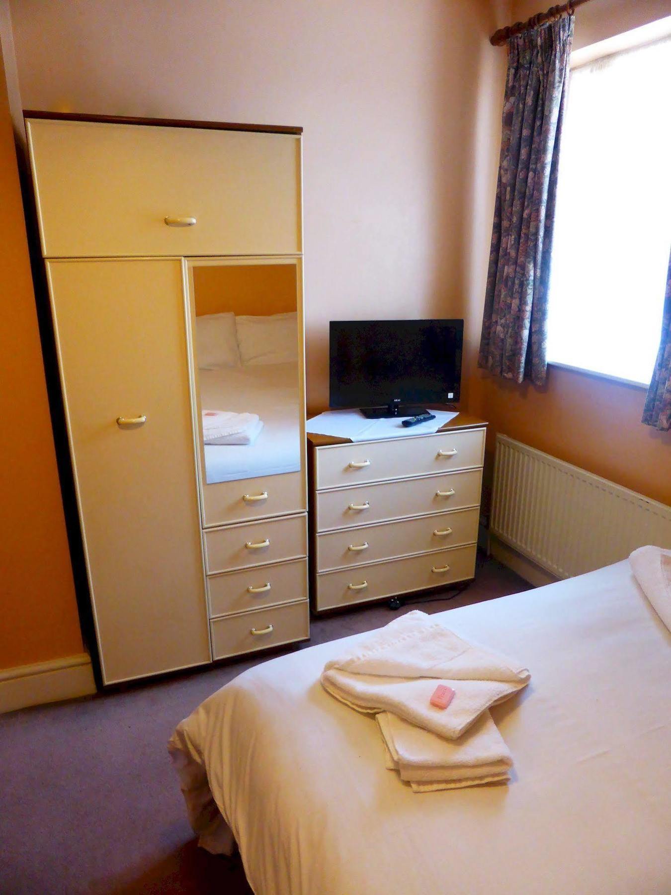 Dinara Hotel
