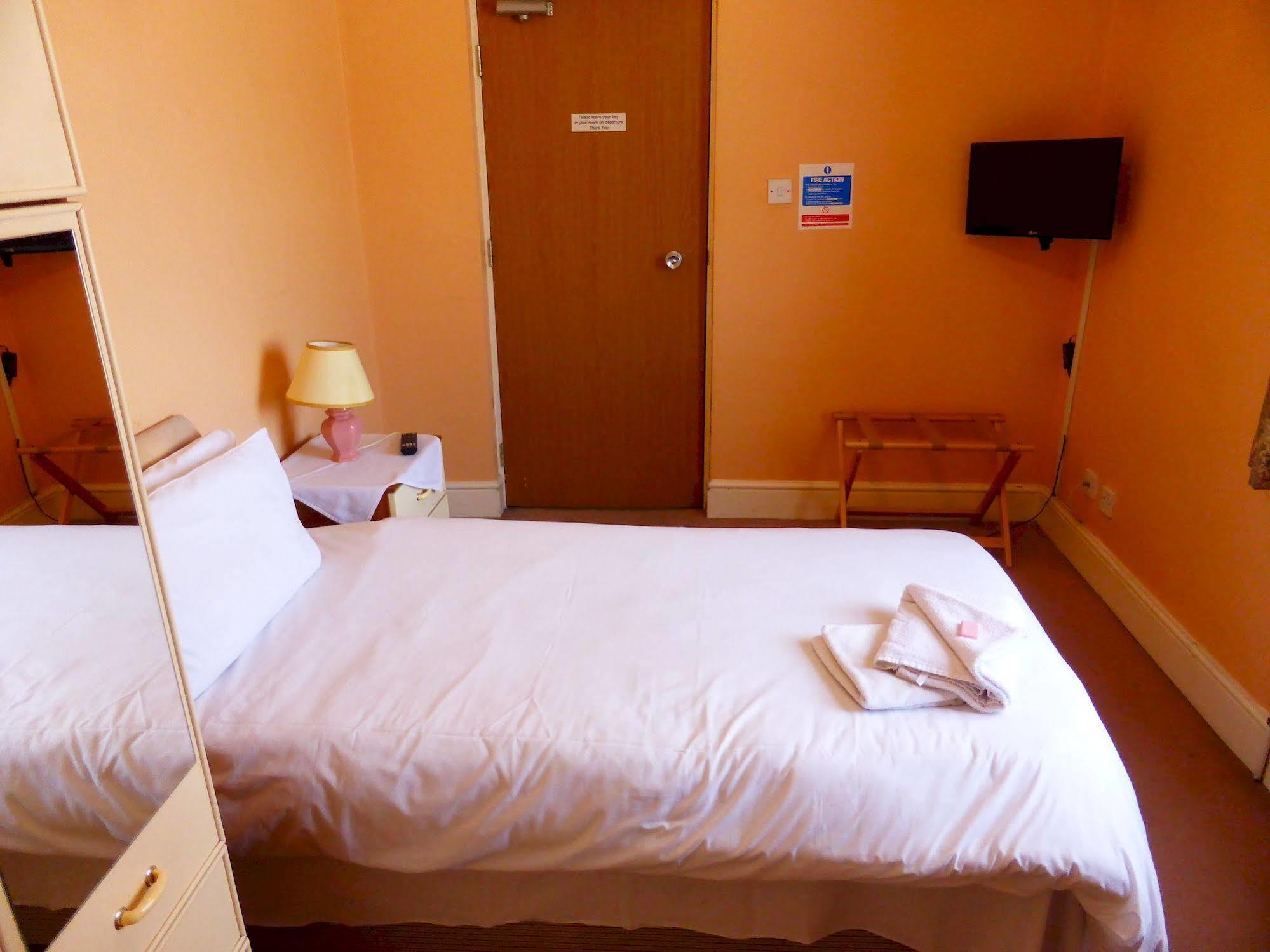 Dinara Hotel