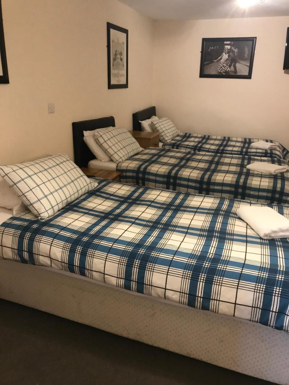 Shanahans B&B With Sports Bar
