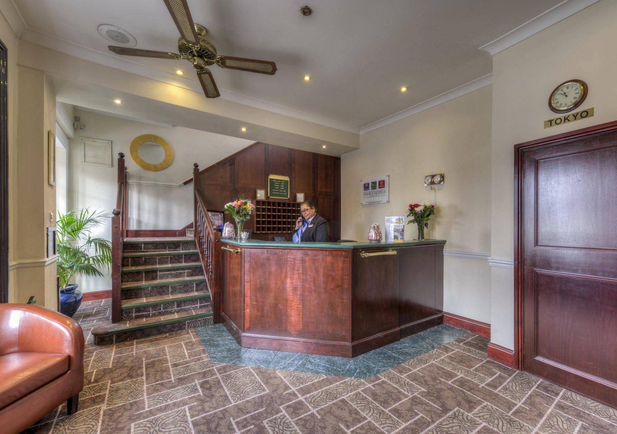 Bridge House Hotel 3*