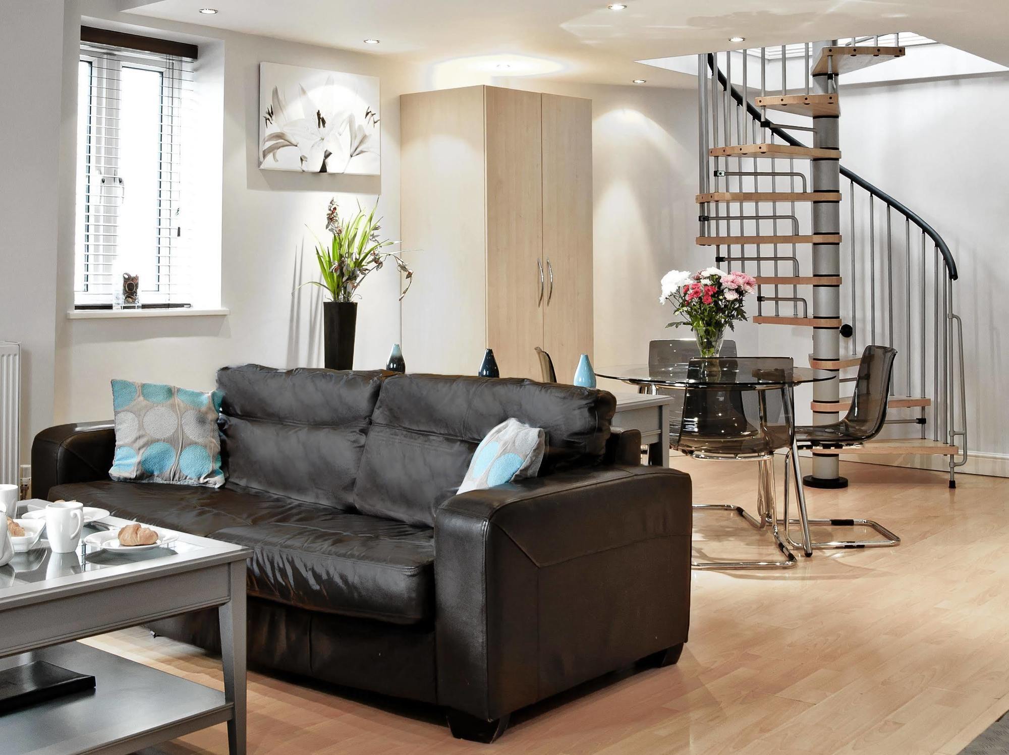 Apartment Our At Shaftesbury House *