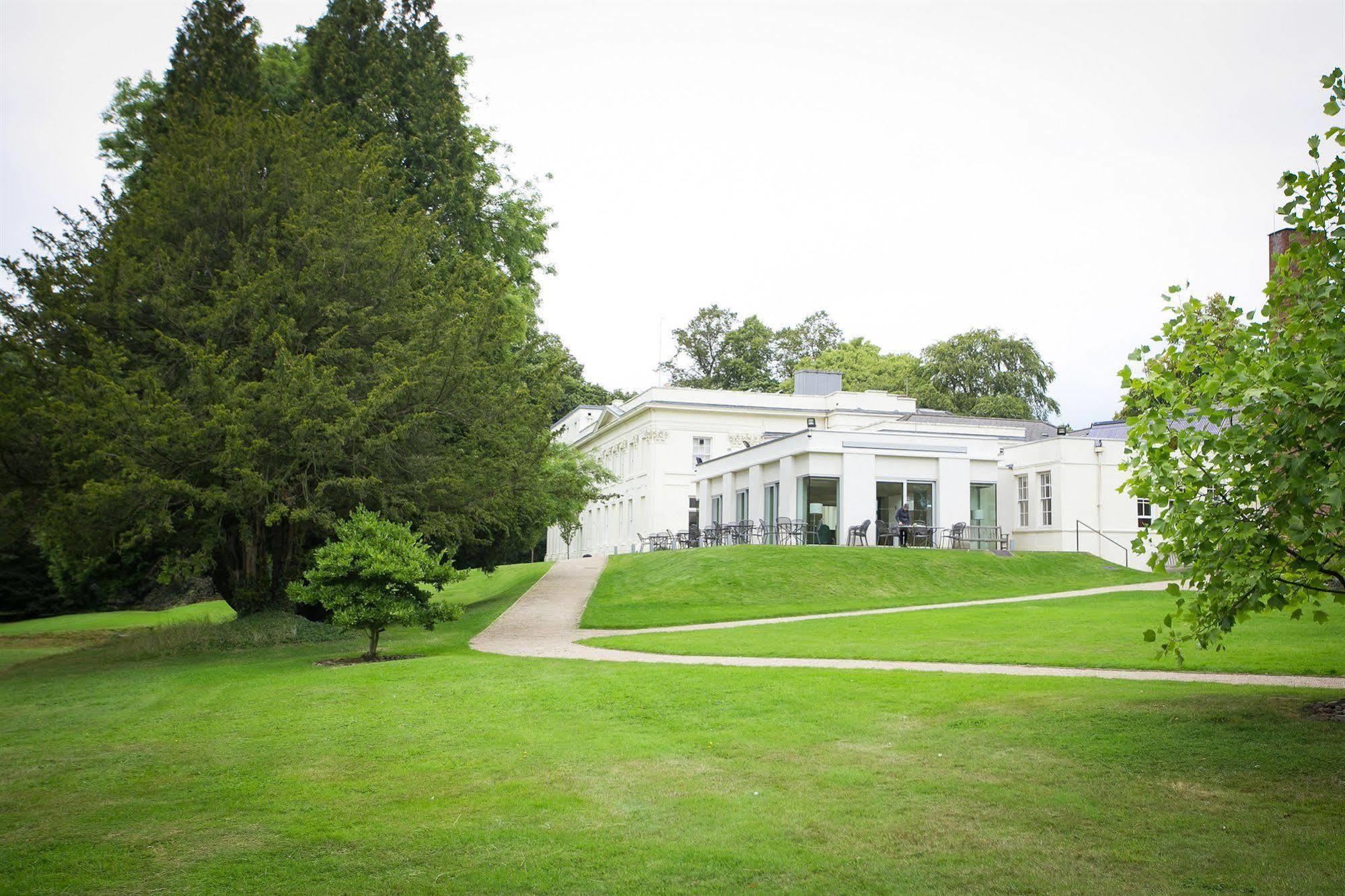 Bed & Breakfast Woodbrooke 2*