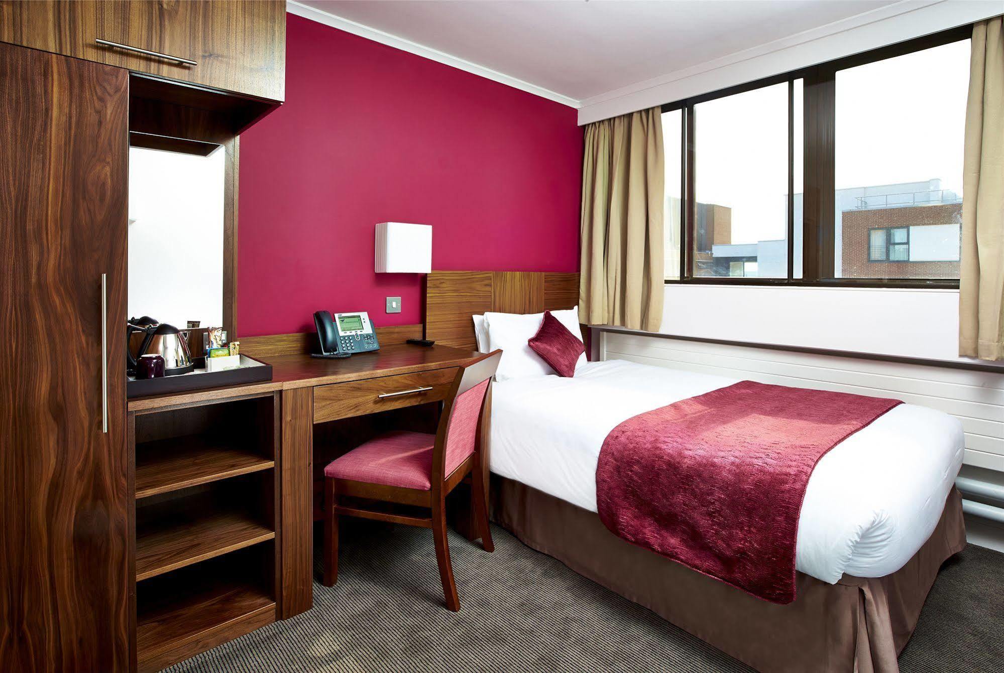 Hotel Conference Aston - 4*