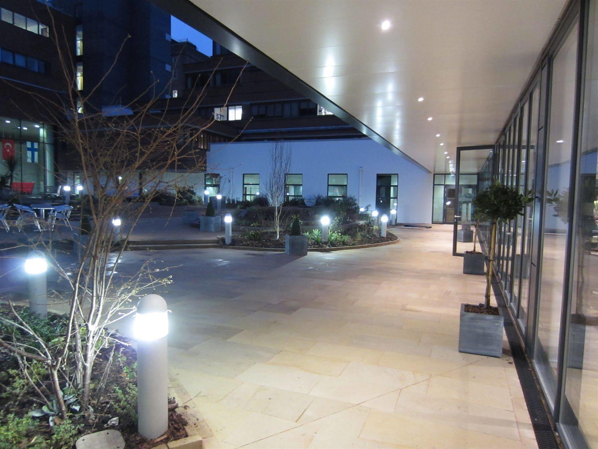 Conference Aston - 4*