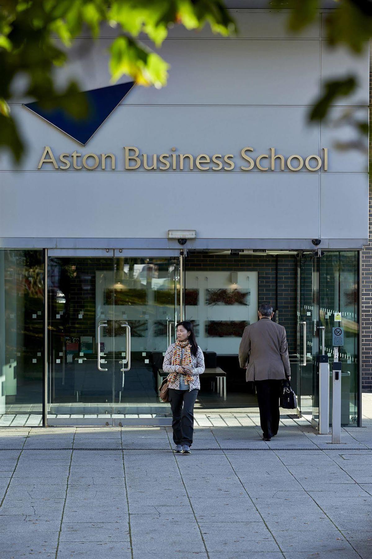 Conference Aston - 4*