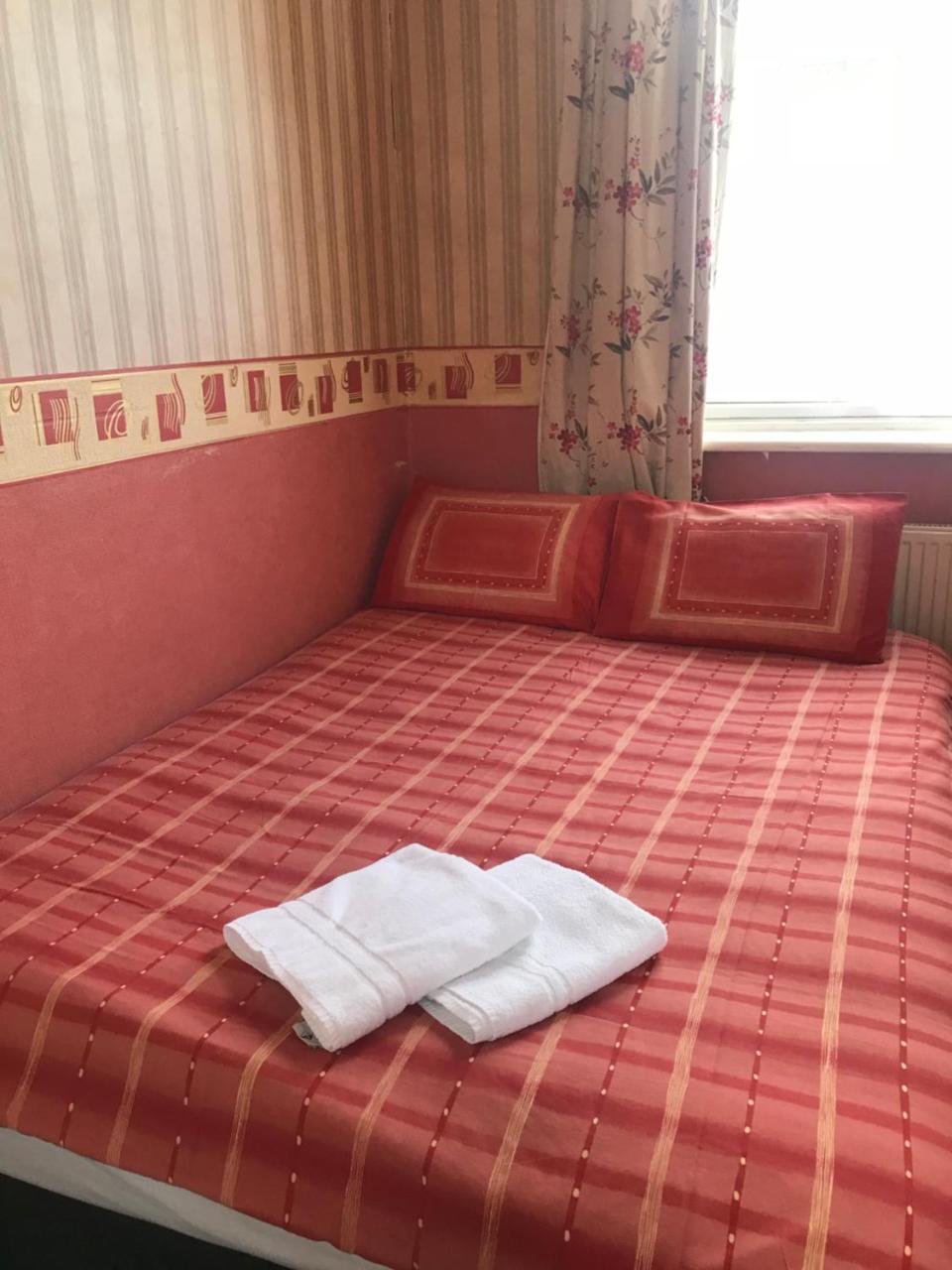 Shanahans B&B With Sports Bar Bed & Breakfast 3*