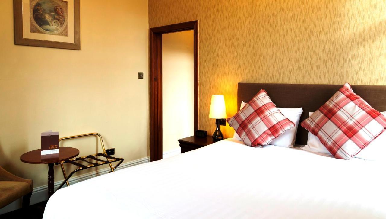Western Plough And Harrow Hotel