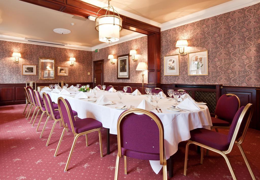 Western Plough And Harrow Hotel