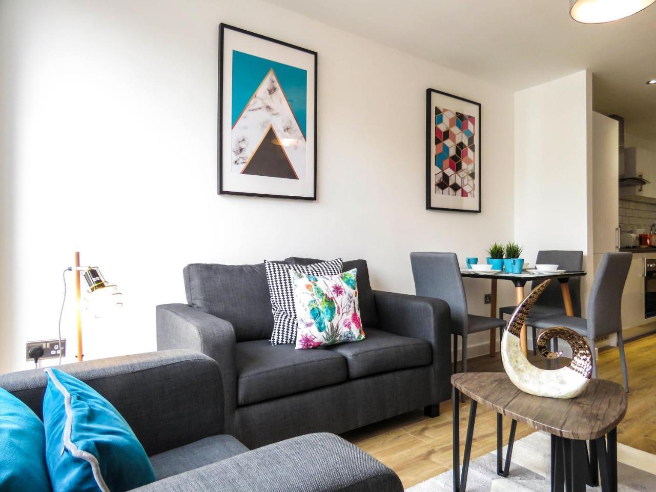 Apartment Tudors Canal Side One Bedroom *