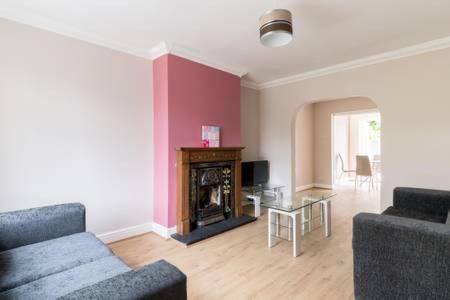 Solihull/nec/airport 3 Bedroom Semi-detached House Birmingham