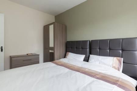 Apartment Solihull/nec/airport 3 Bedroom Semi-detached House Birmingham