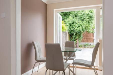 Solihull/nec/airport 3 Bedroom Semi-detached House