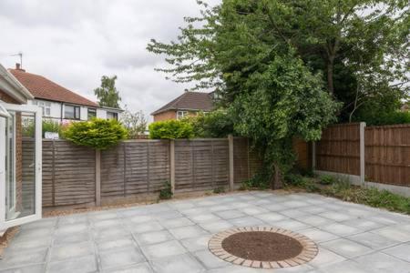 Solihull/nec/airport 3 Bedroom Semi-detached House * Birmingham