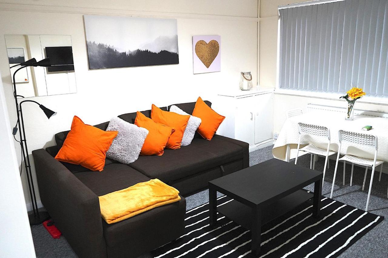 Apartment Beautiful Flat In City Centre, Sleeps 9, Free Car Parking !