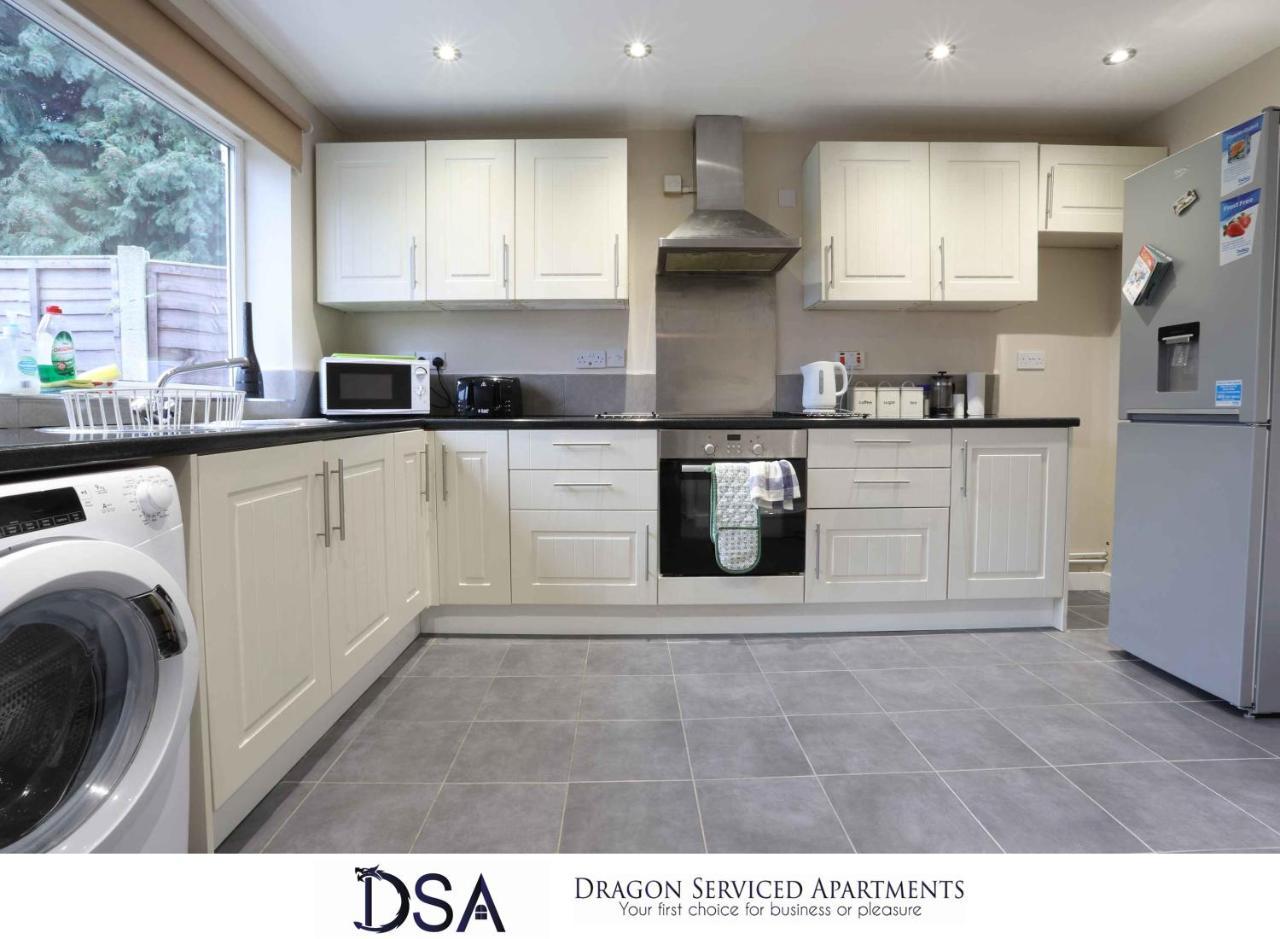 Apartment Solihull/nec/airport 3 Bedroom Semi-detached House *