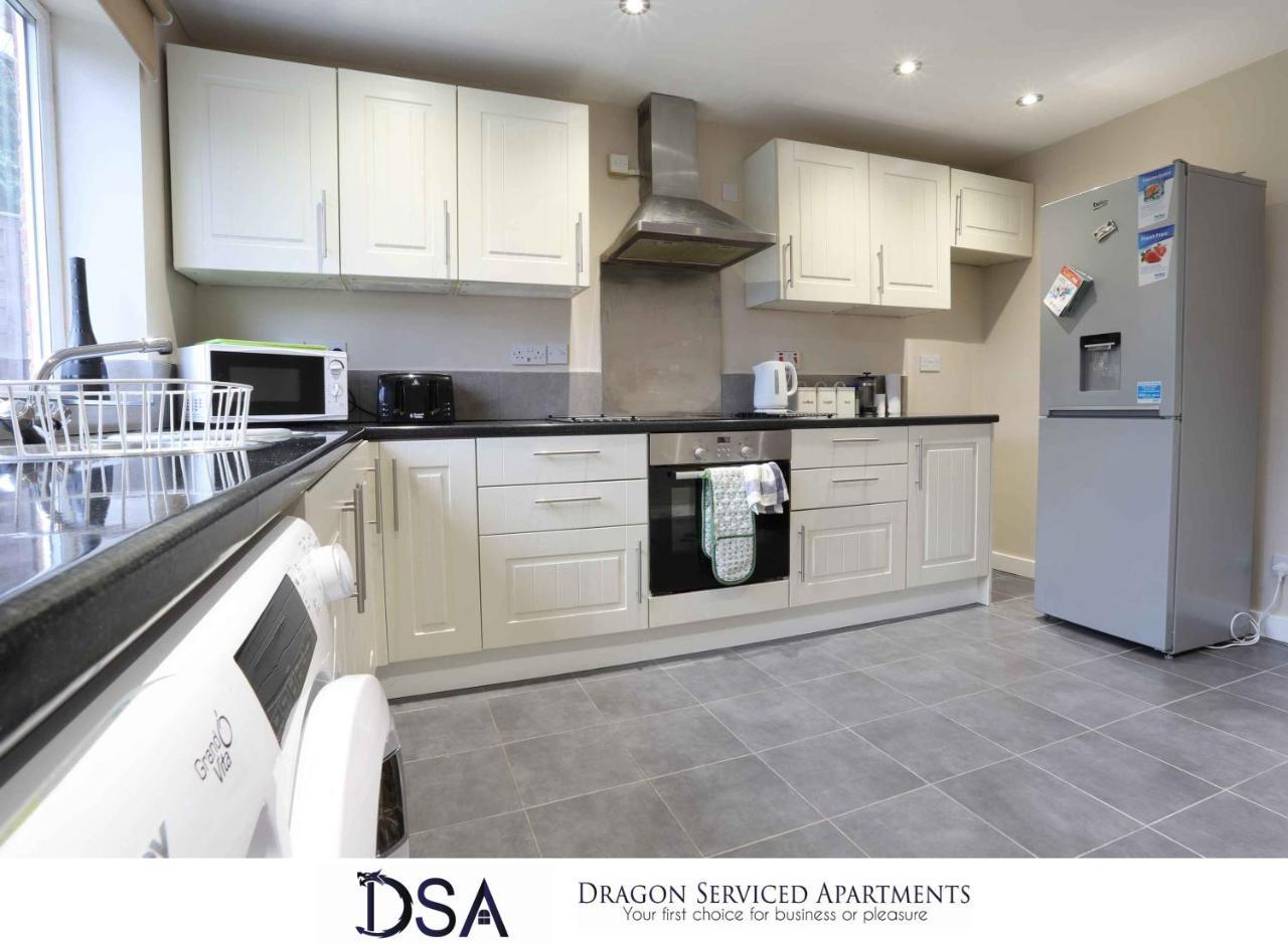 Solihull/nec/airport 3 Bedroom Semi-detached House *
