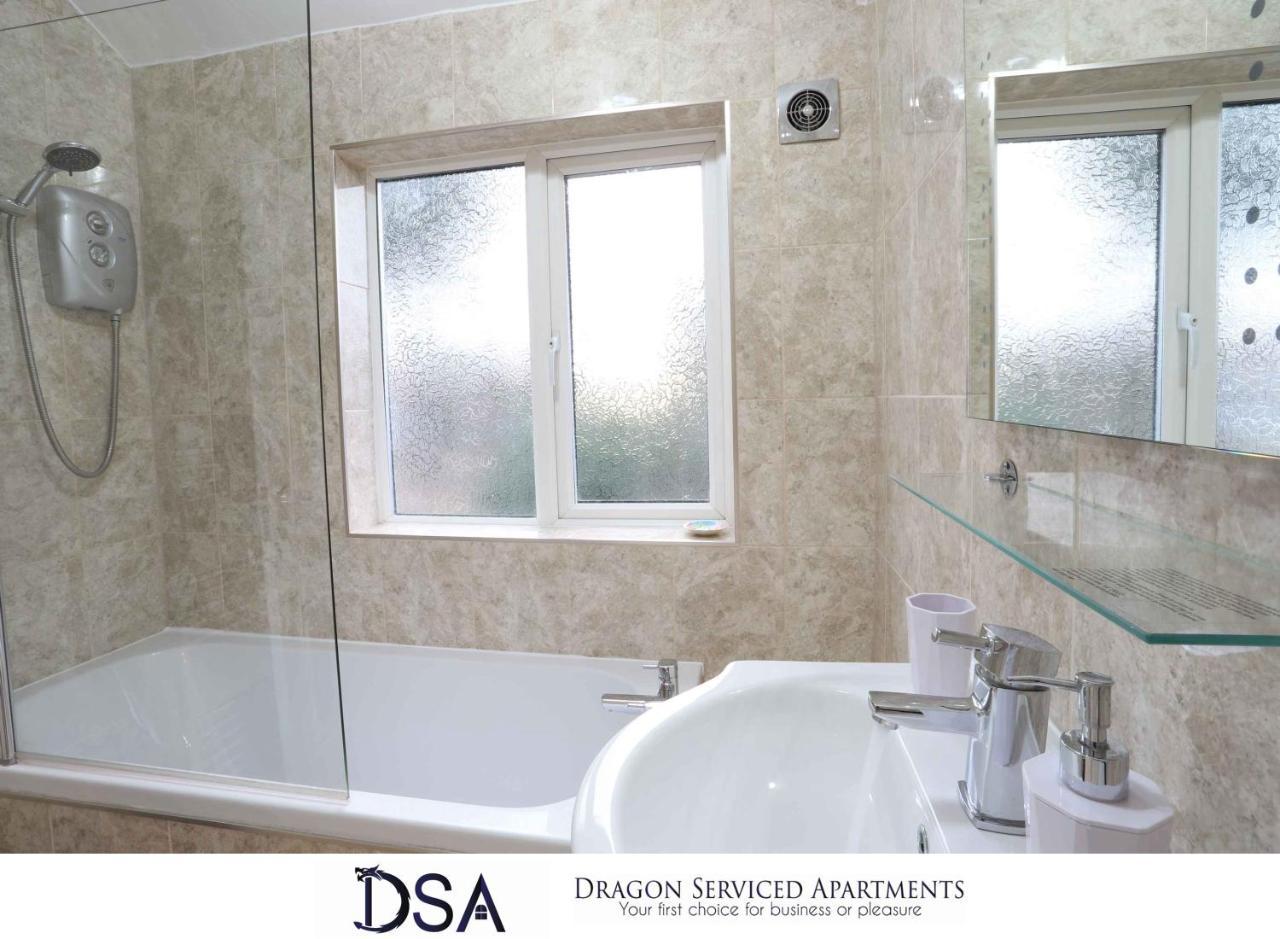 Solihull/nec/airport 3 Bedroom Semi-detached House *