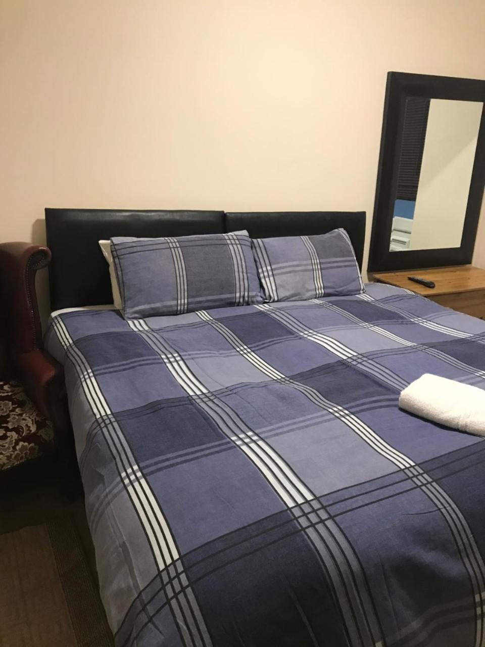 Bed & Breakfast Shanahans B&B With Sports Bar