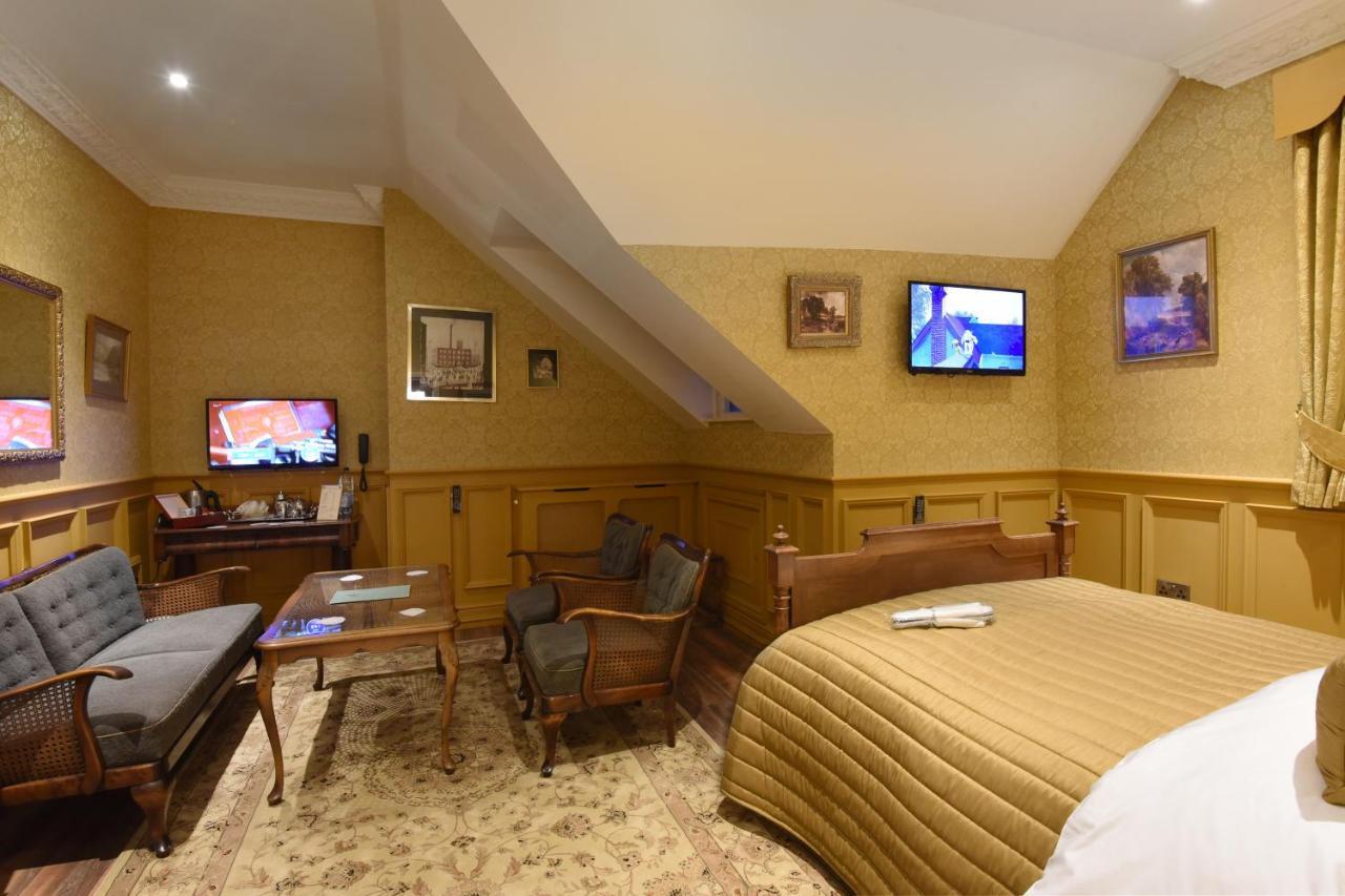 Hotel The Aston Tavern 4*