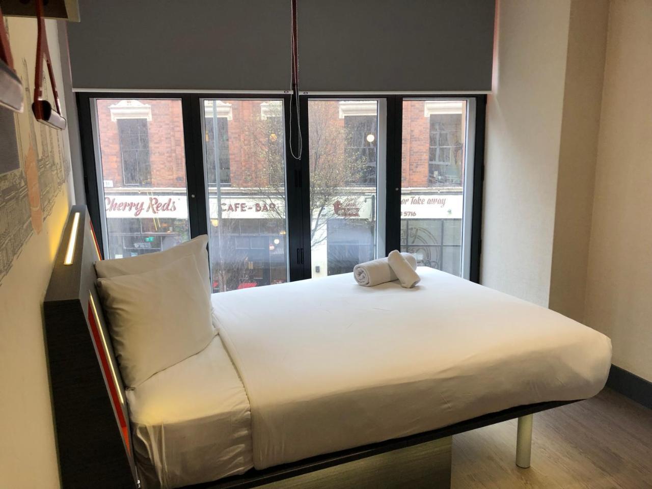 Easyhotel