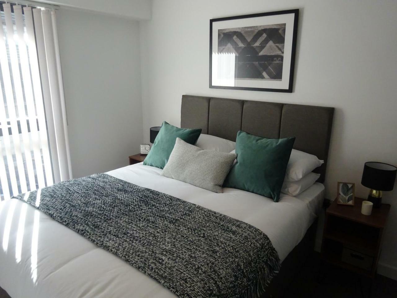 Charles Hope Apartment