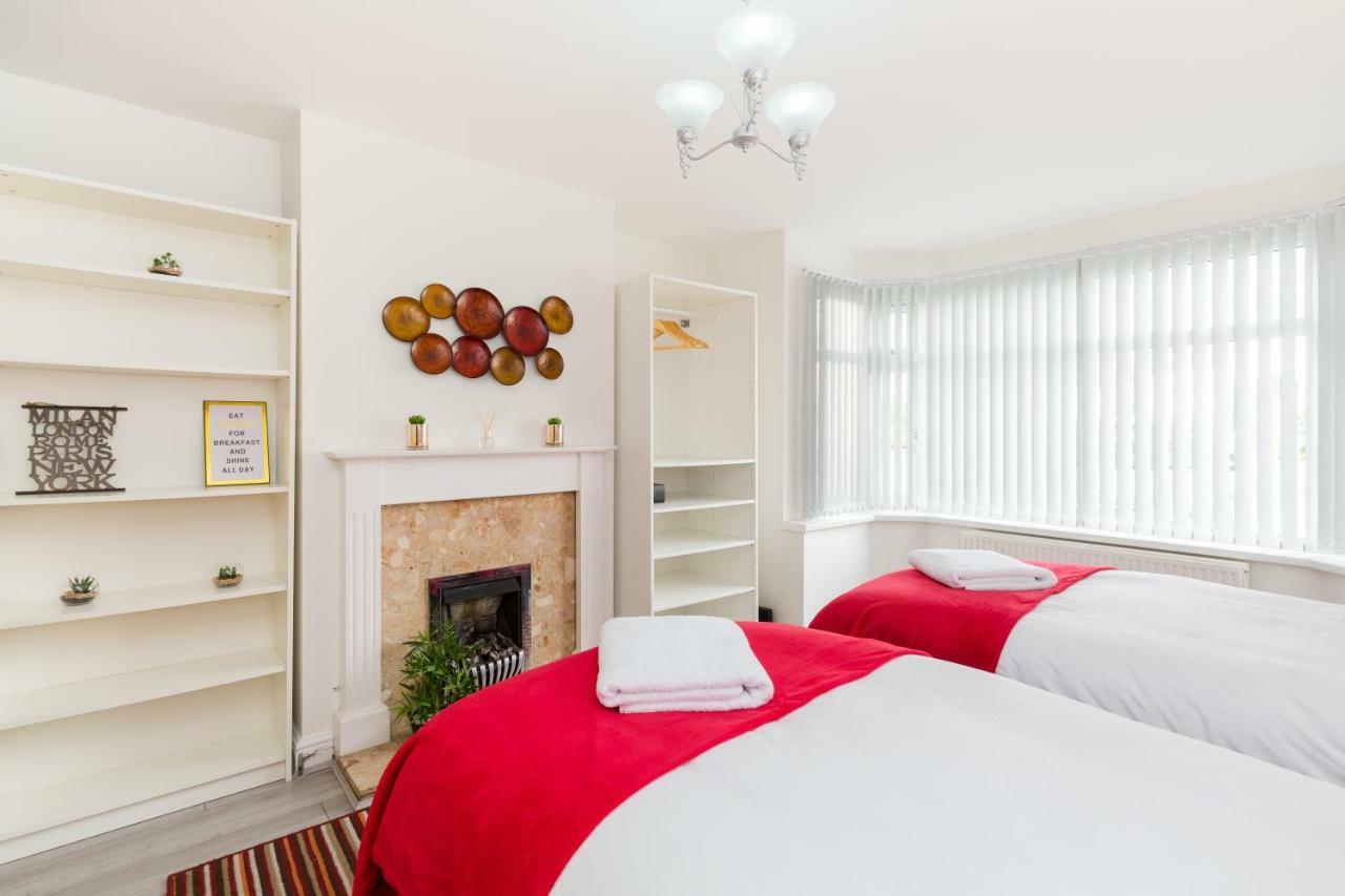 Holiday home Solihull Long Stay: Spacious 4-bedroom With Garden