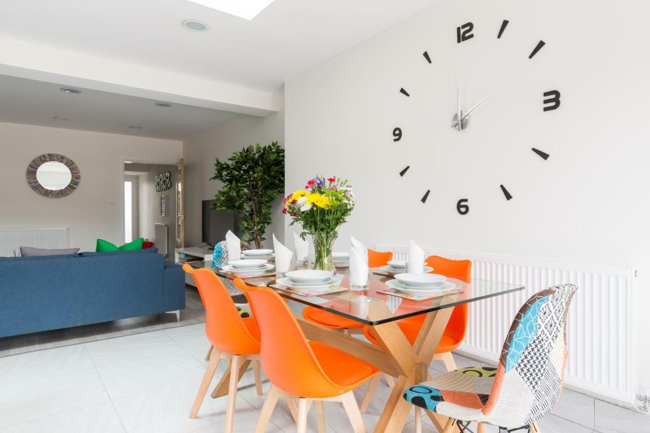 Solihull Long Stay: Spacious 4-bedroom With Garden Birmingham