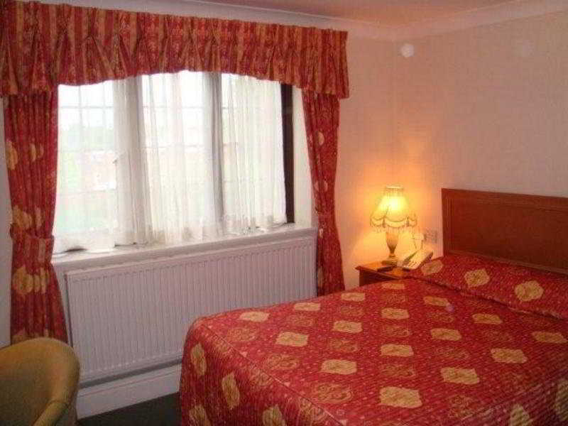 Bridge House Hotel 3*