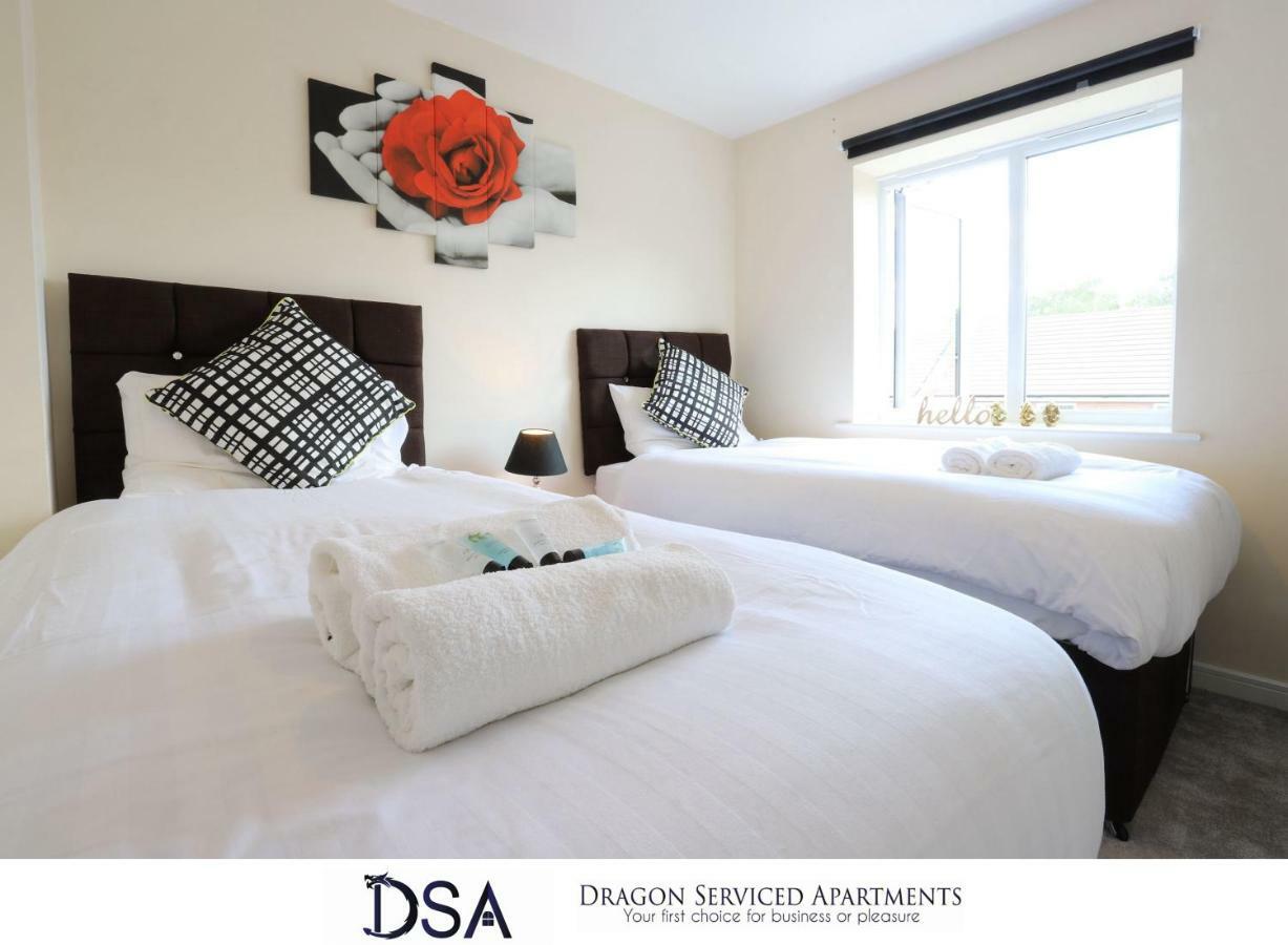 Stunning Beauty 3 Beds3 Baths Homebase For Necairport Apartment