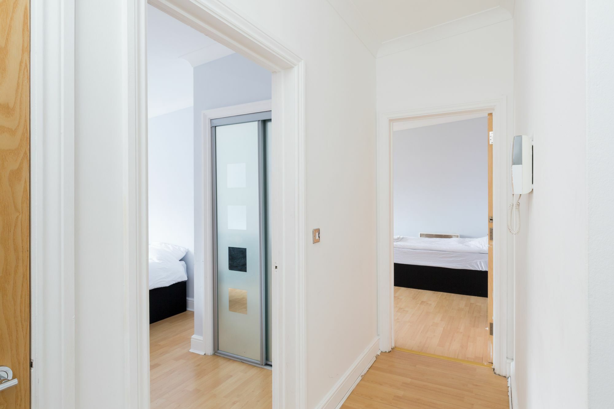 Serviced - The Qube Apartment *