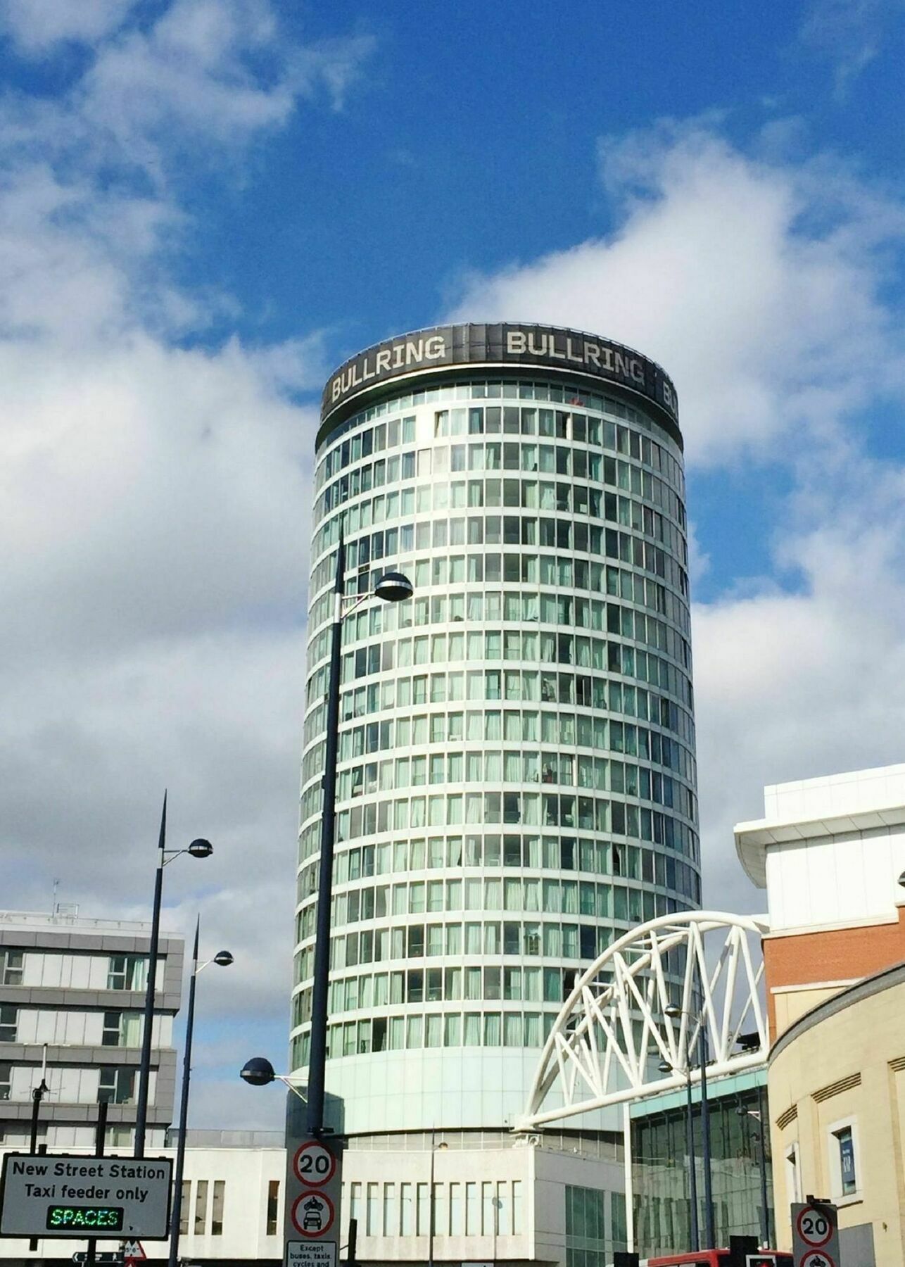 Serviced - The Qube Apartment Birmingham