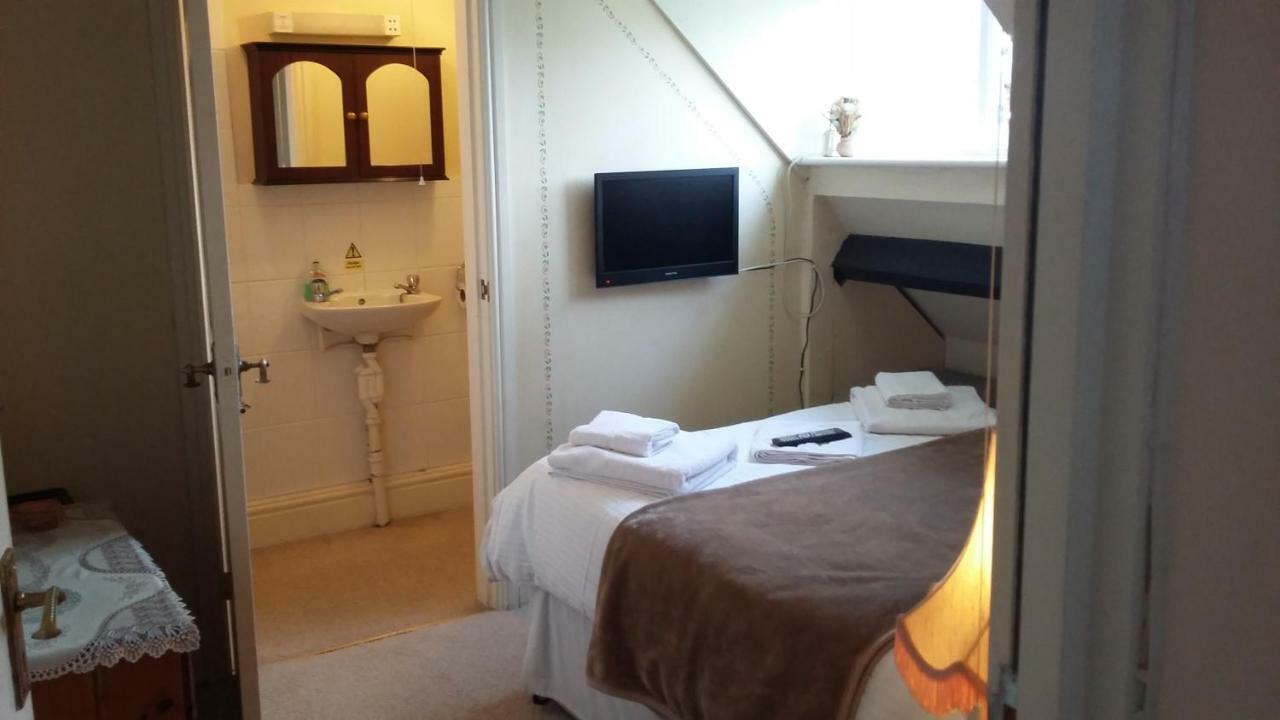 Featherstone Farm 3* Shareshill