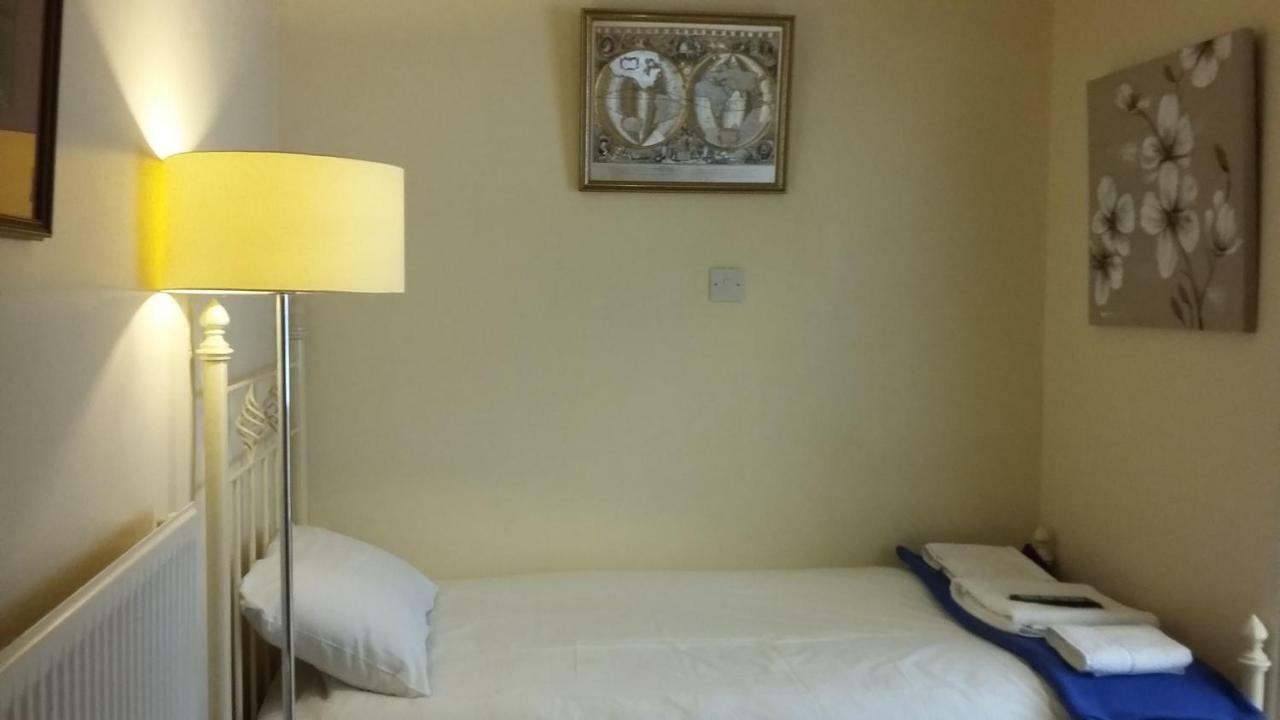 Featherstone Farm Hotel Shareshill