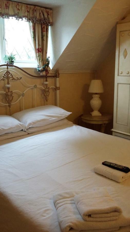 Featherstone Farm 3* Shareshill