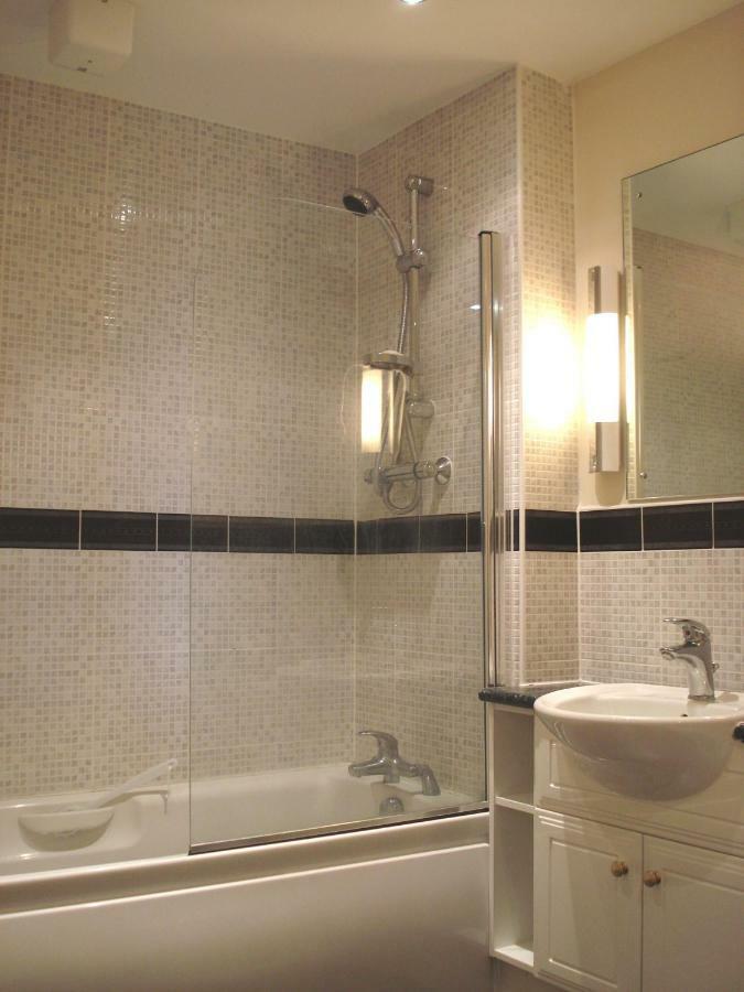 Studio @ 108 Heritage Court Apartment *